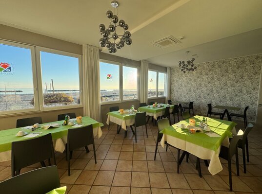 Sala da pranzo sul mare