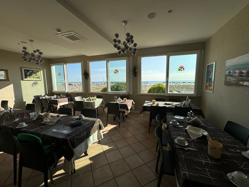 sala da pranzo hotel vistamare