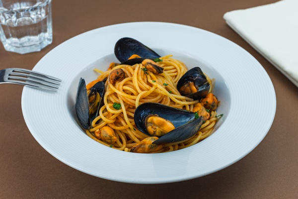 Piatti di cucina romagnola serviti nel ristorante dell hotel