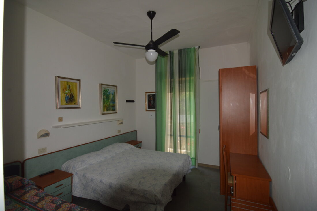 Camere sulla passeggiata, luminose con letto matrimoniale o due letti divisi